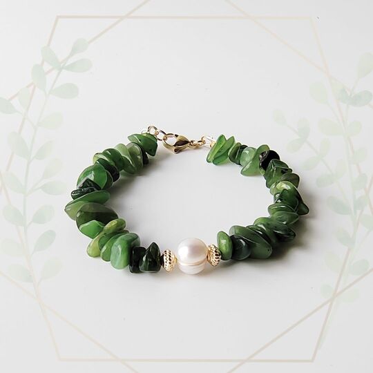 Invite Success healing gemstone chip bracelet with genuine freshwater pearl