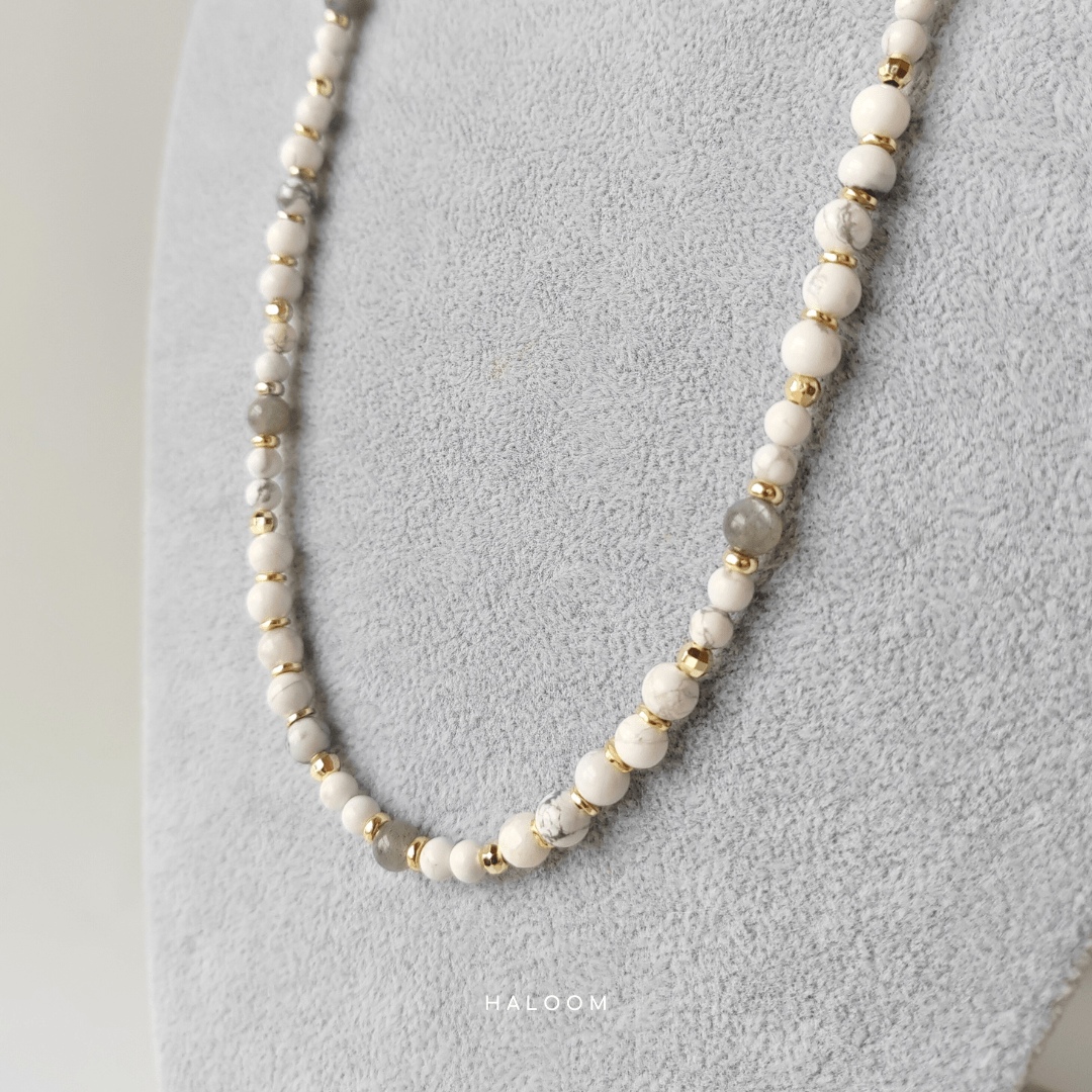 Howlite and labradorite multiuse necklace & dokoh set
