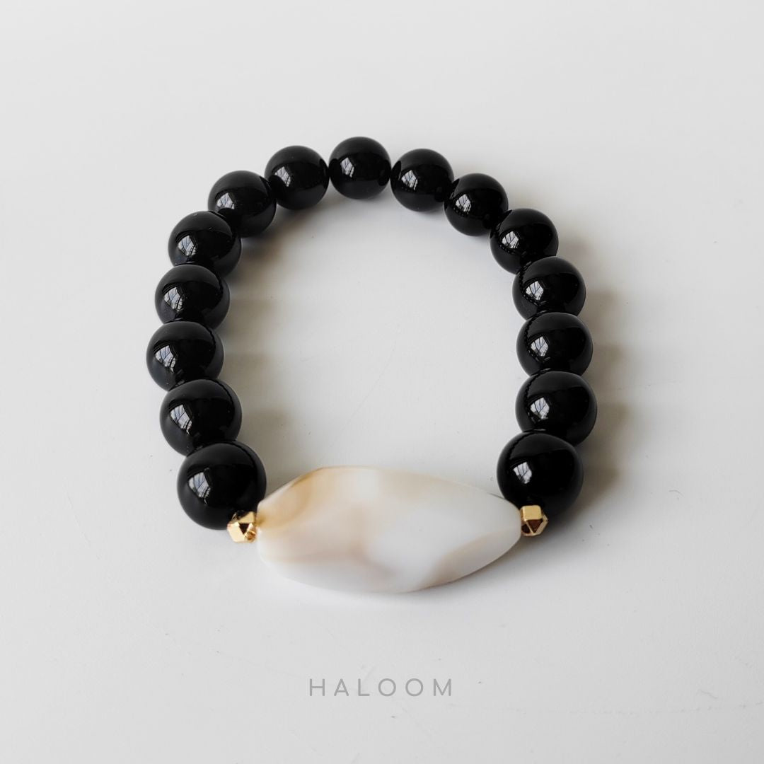 Unshakable black onyx bracelet