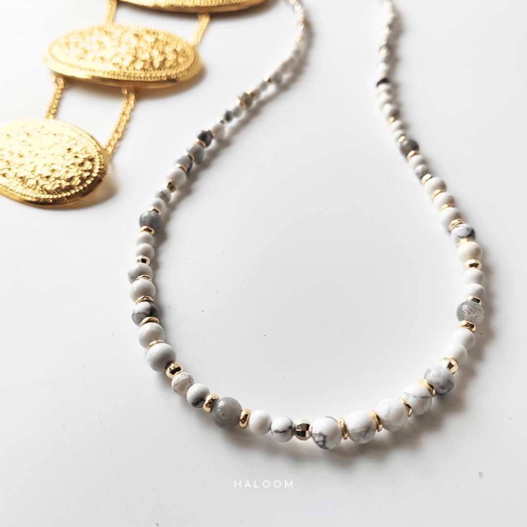 Howlite and labradorite multiuse necklace & dokoh set