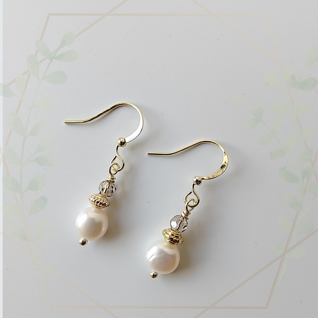Inner Energy pearl earrings (round)