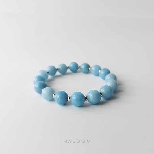 10mm aquamarine bracelet front view