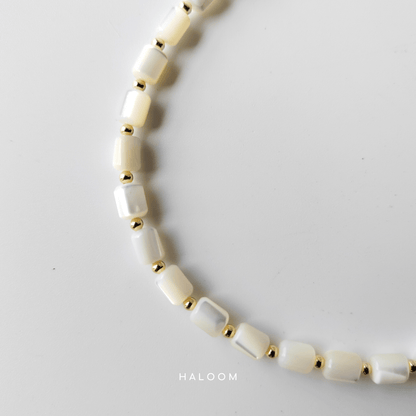 Selene White Shell Necklace.