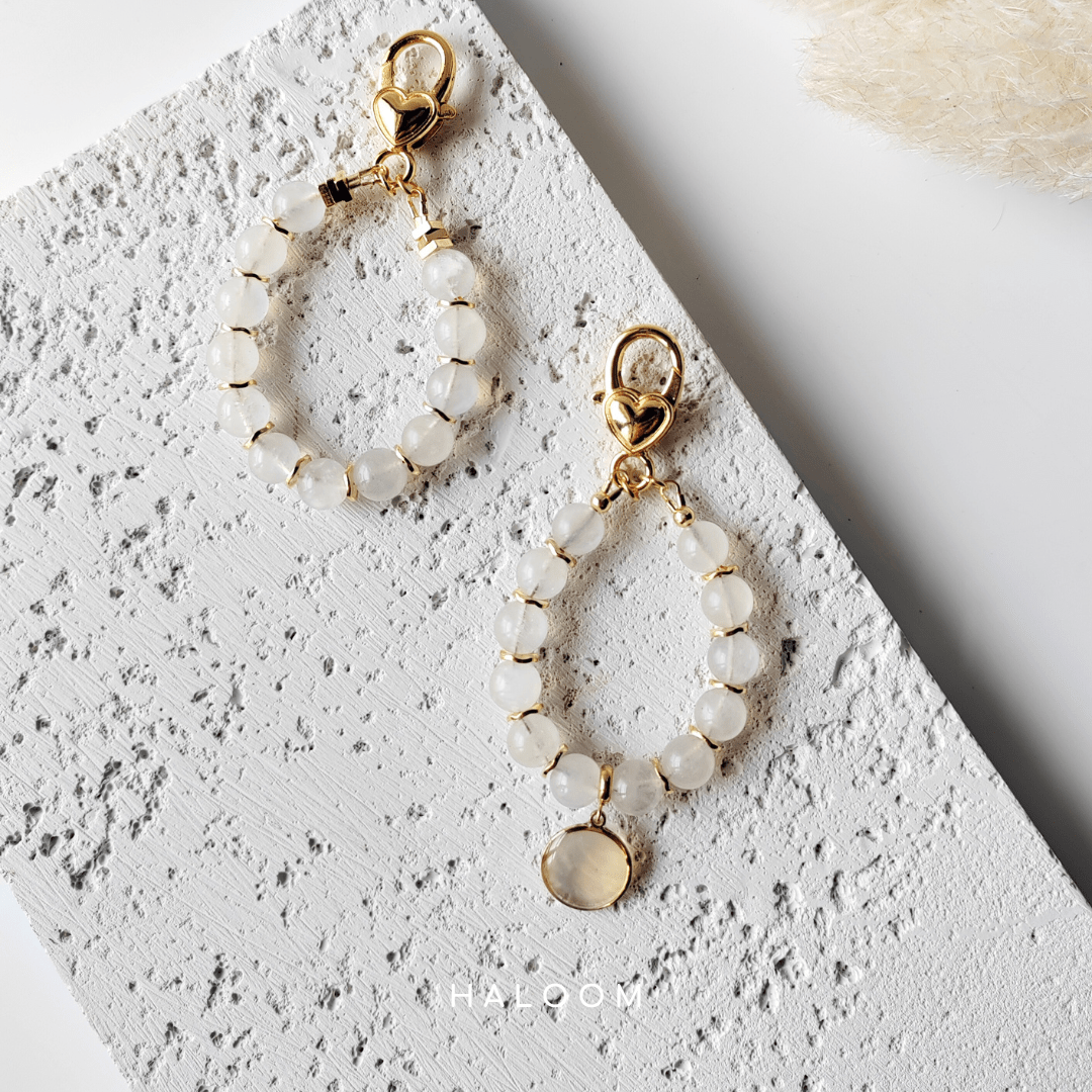 Moonstone intention charm – for new beginnings and intuition