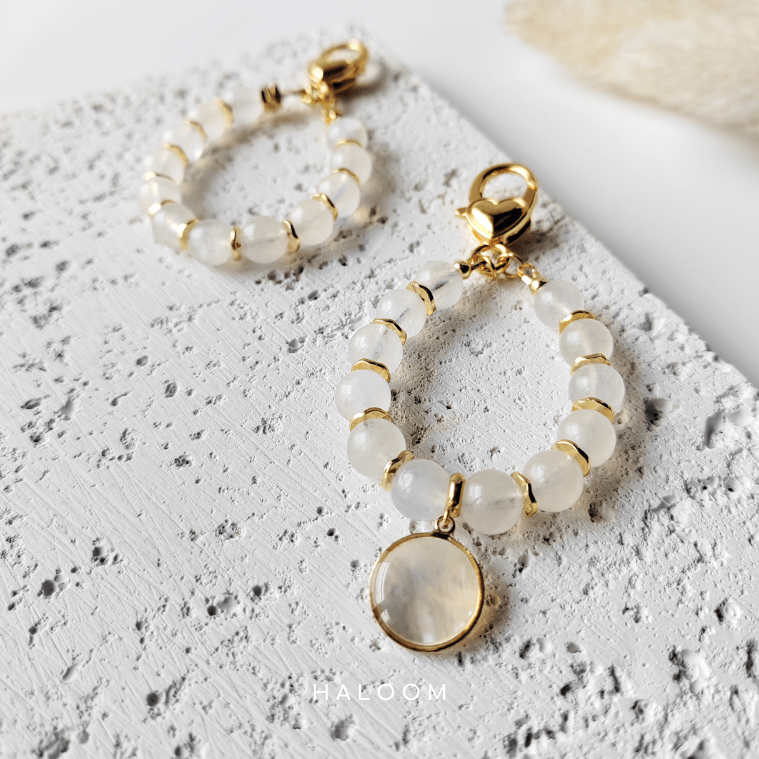 Moonstone intention charm – for new beginnings and intuition