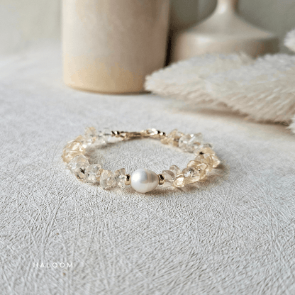 Citrine chip bracelet with freshwater pearl