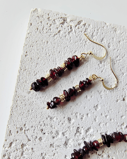 Focus & Fire garnet chip bracelet, necklace and earrings